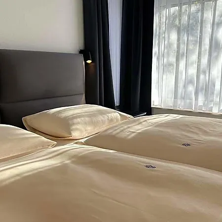 Hotel Arkade 3*